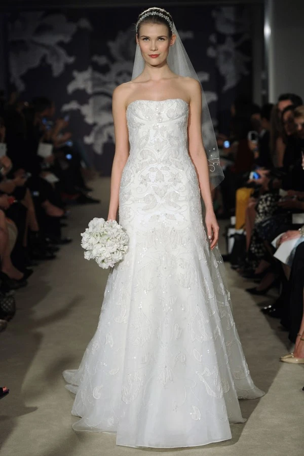 Gorgeous headband trends for lovely brides