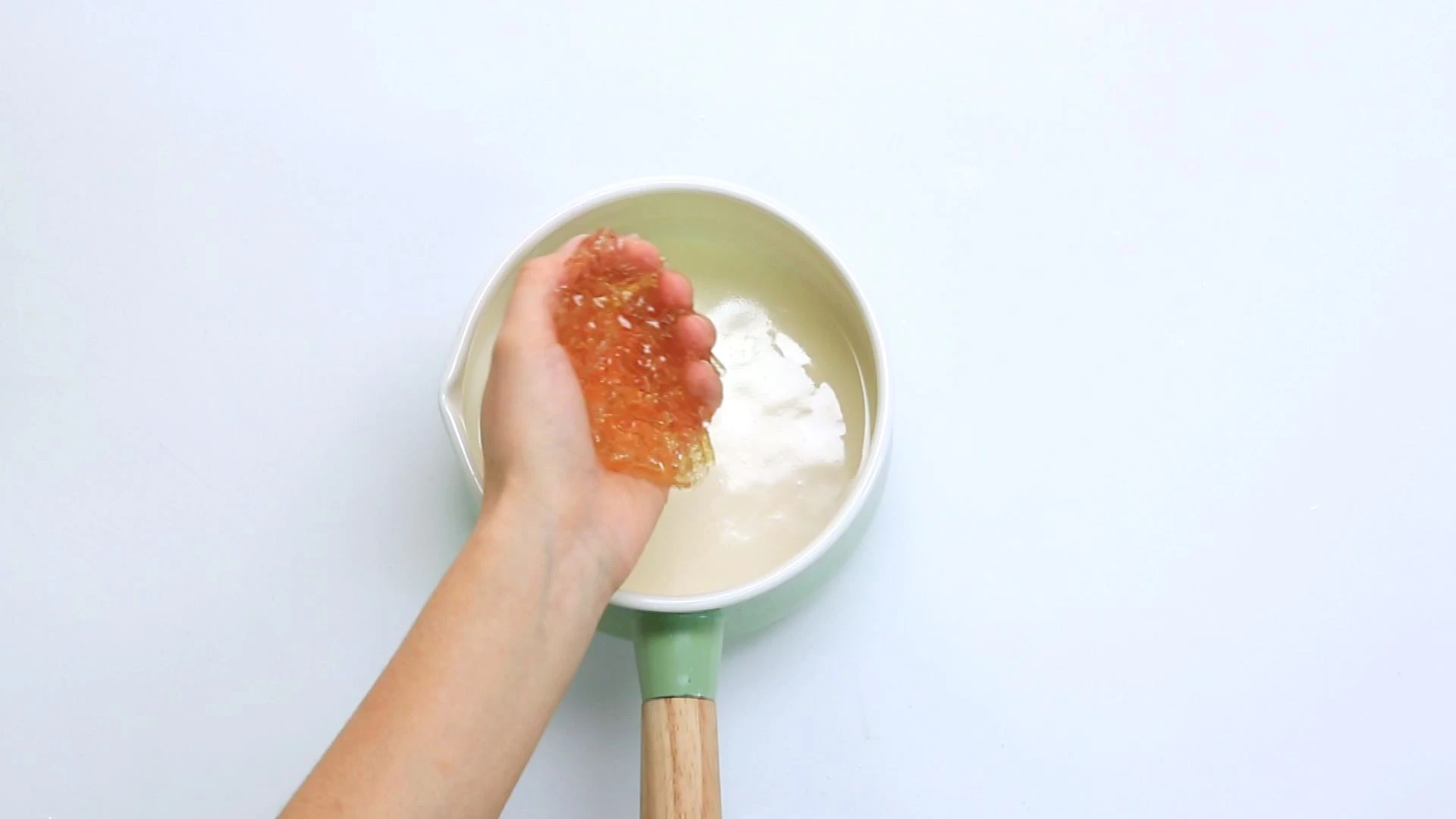 Sisters want to be smooth and firm, remember to make this delicious jelly dish!