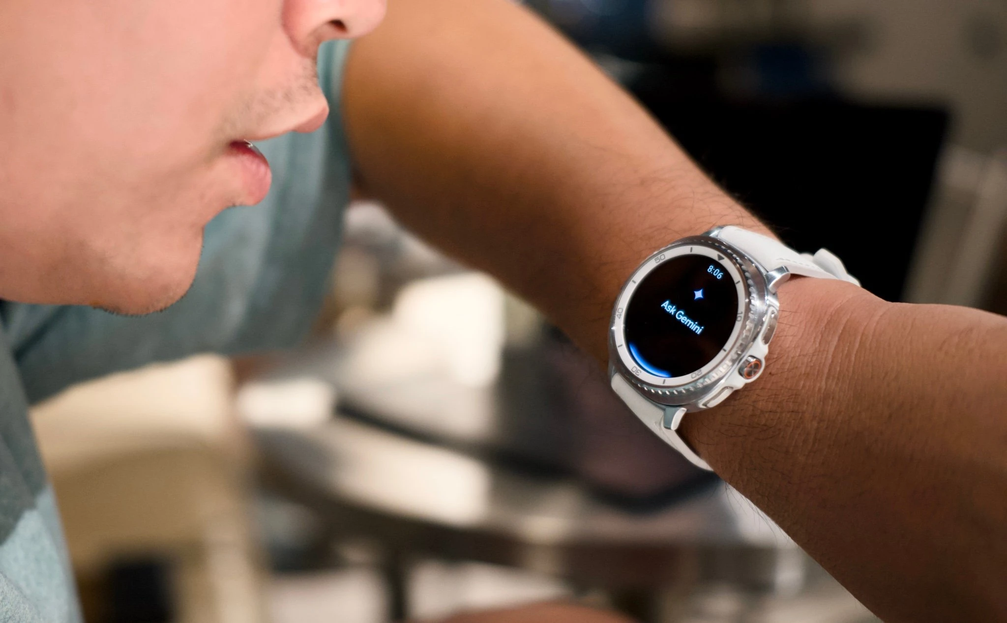 Xài Gemini trên Galaxy Watch 8: AI nằm ngay trên cổ tay rồi, tiện ghê