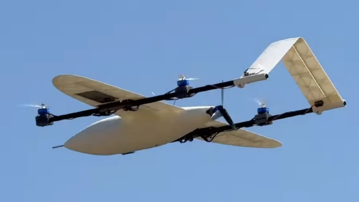 Máy bay không người lái VTOL có cánh 3D được in của người mới bắt đầu có thể bay trong 130 dặm