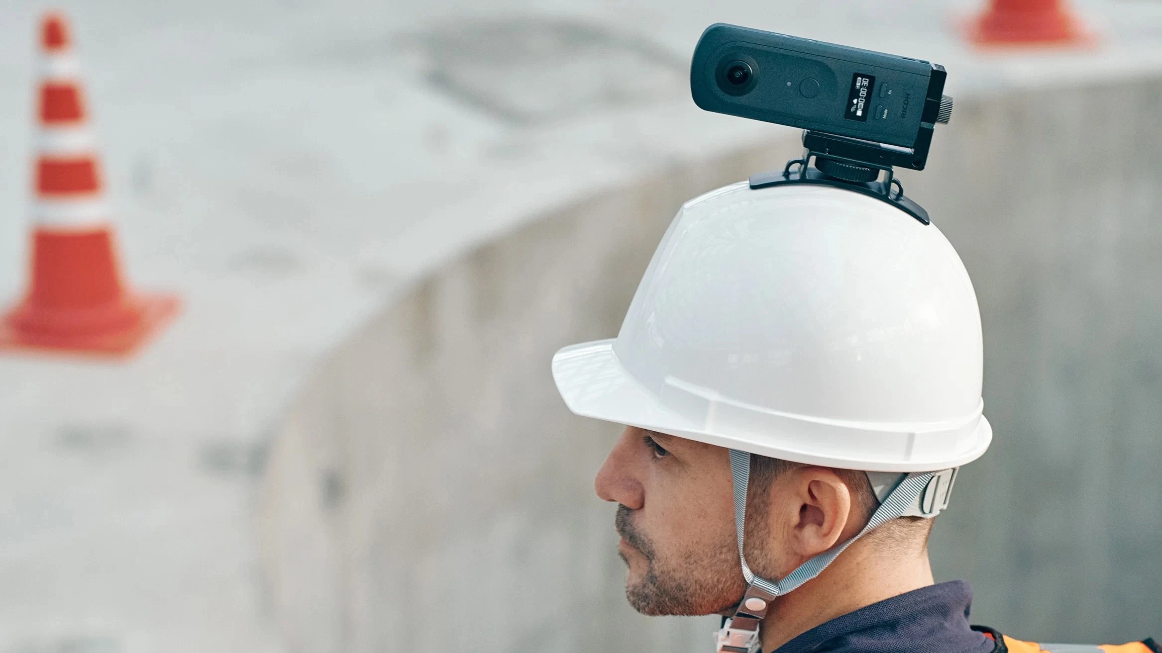 RICOH360 THETA A1, camera 360 với độ bền cao dành cho khách hàng doanh nghiệp, giá 799 EUR