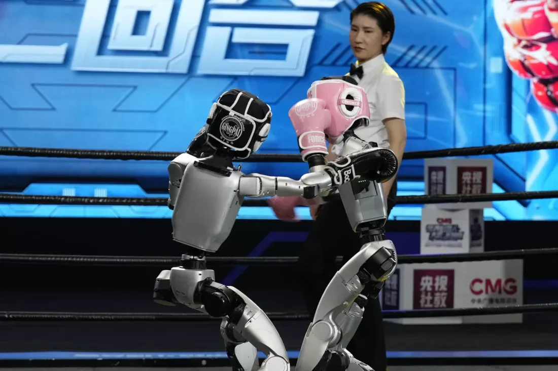Trung Quốc tổ chức giải đấu võ cho robot, không khác gì phim Real Steel