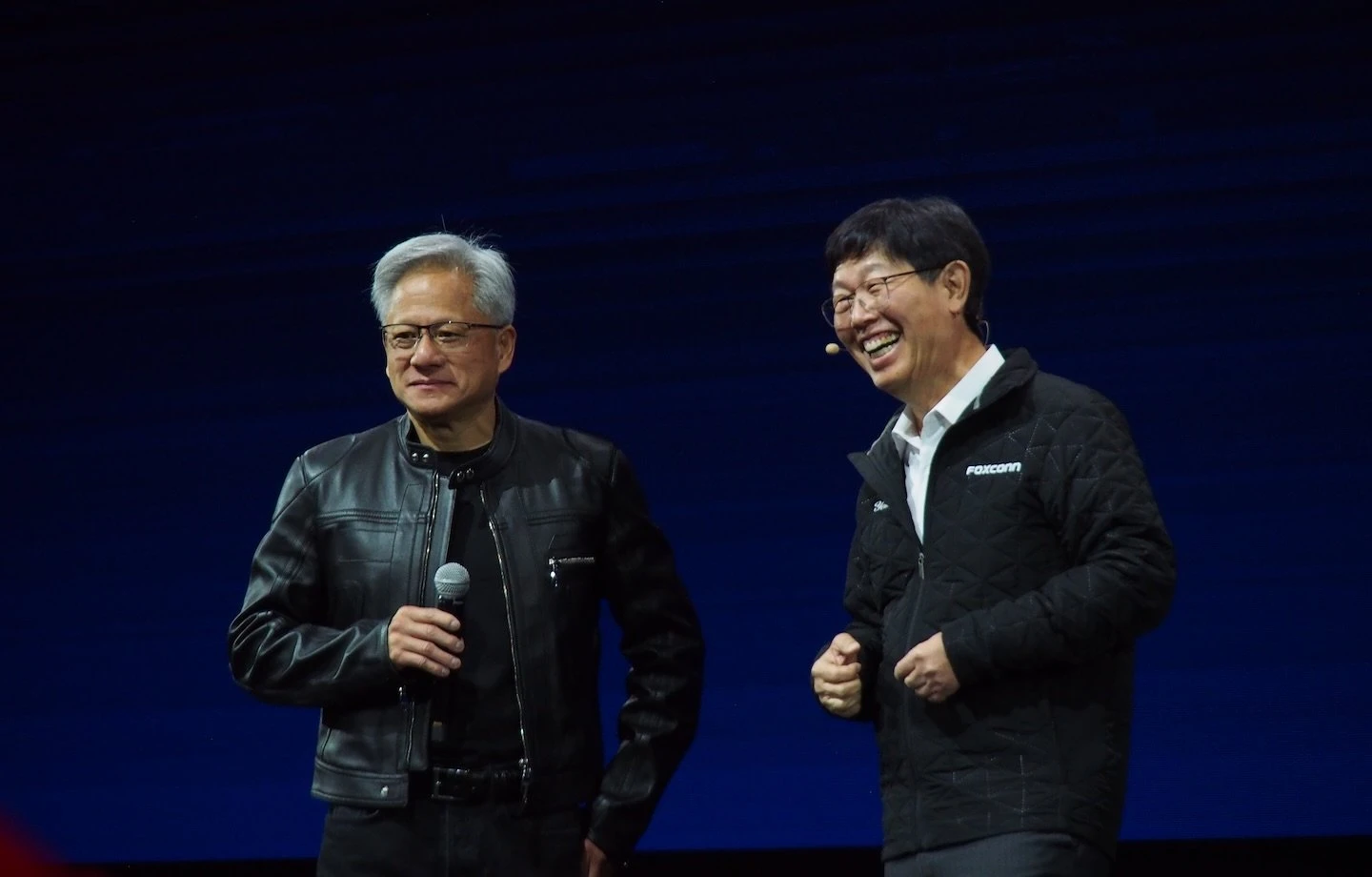 Chủ tịch Foxconn: "Nhân viên AI" chỉ làm được 80% công việc, 20% còn lại vẫn cần con người
