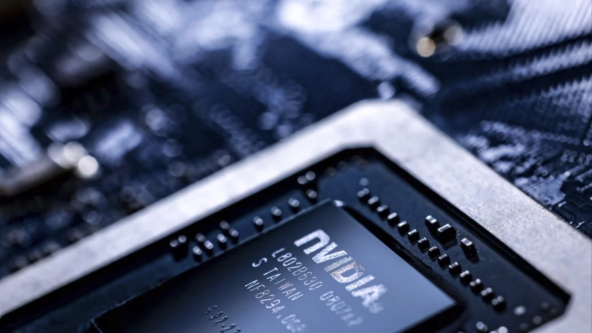 Sau Singapore, đến lượt Malaysia điều tra tình trạng tạm nhập tái xuất chip Nvidia sang Trung Quốc