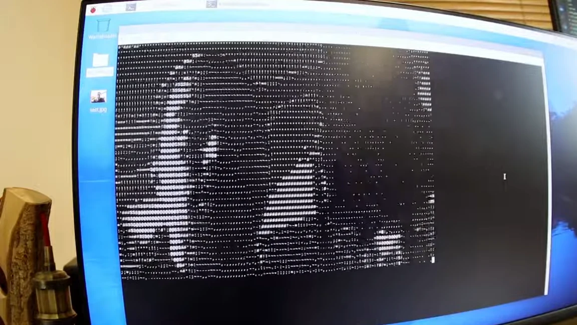 Maker xây dựng máy ảnh Raspberry Pi ASCII, biến khung video thành hình ảnh dựa trên văn bản