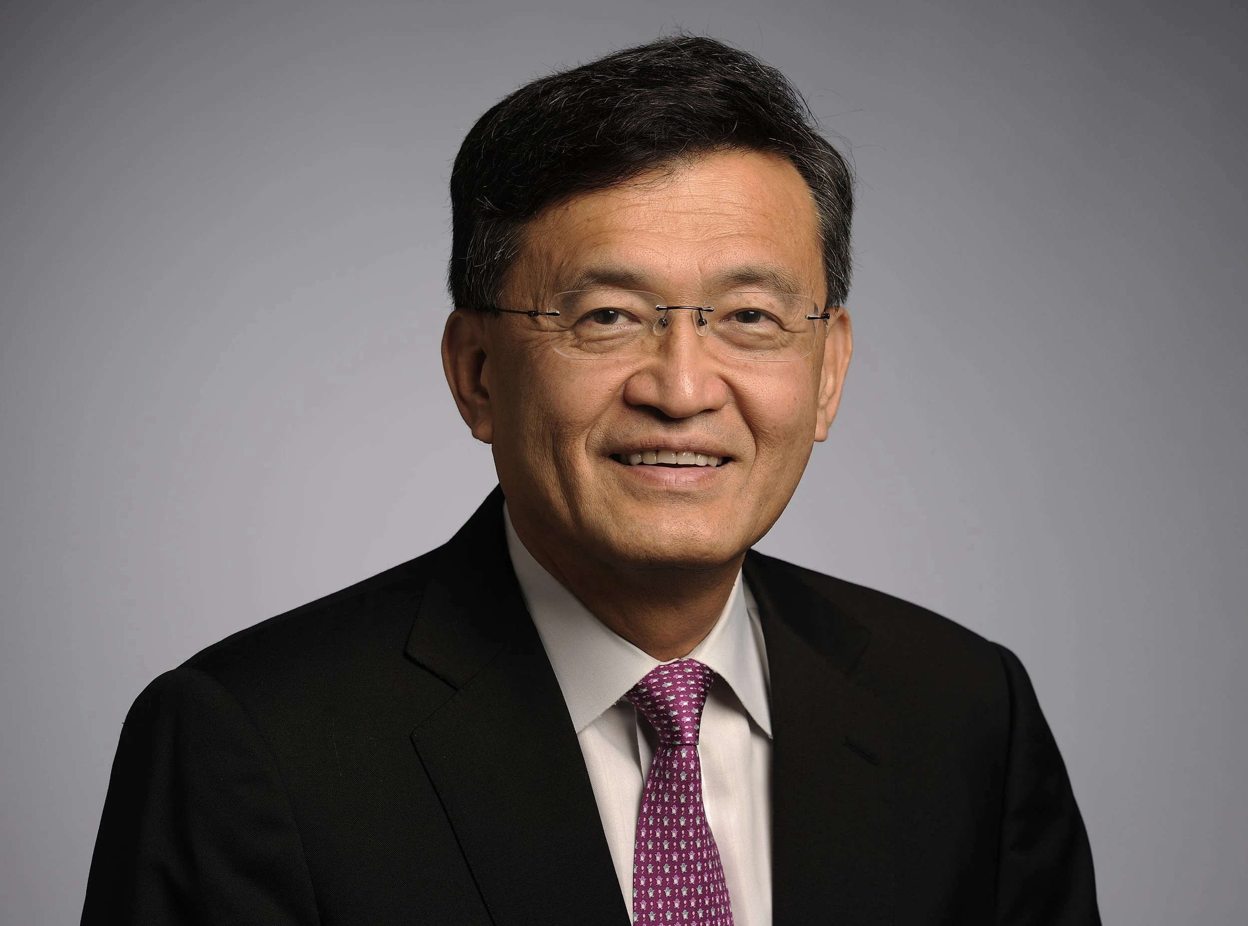 Intel đã chọn Lip-Bu Tan, doanh nhân gốc Malaysia, làm CEO mới.