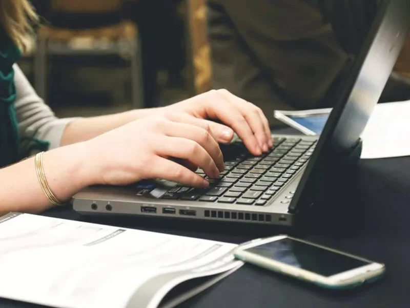 Đánh giá và so sánh Zalo web với các ứng dụng chat khác