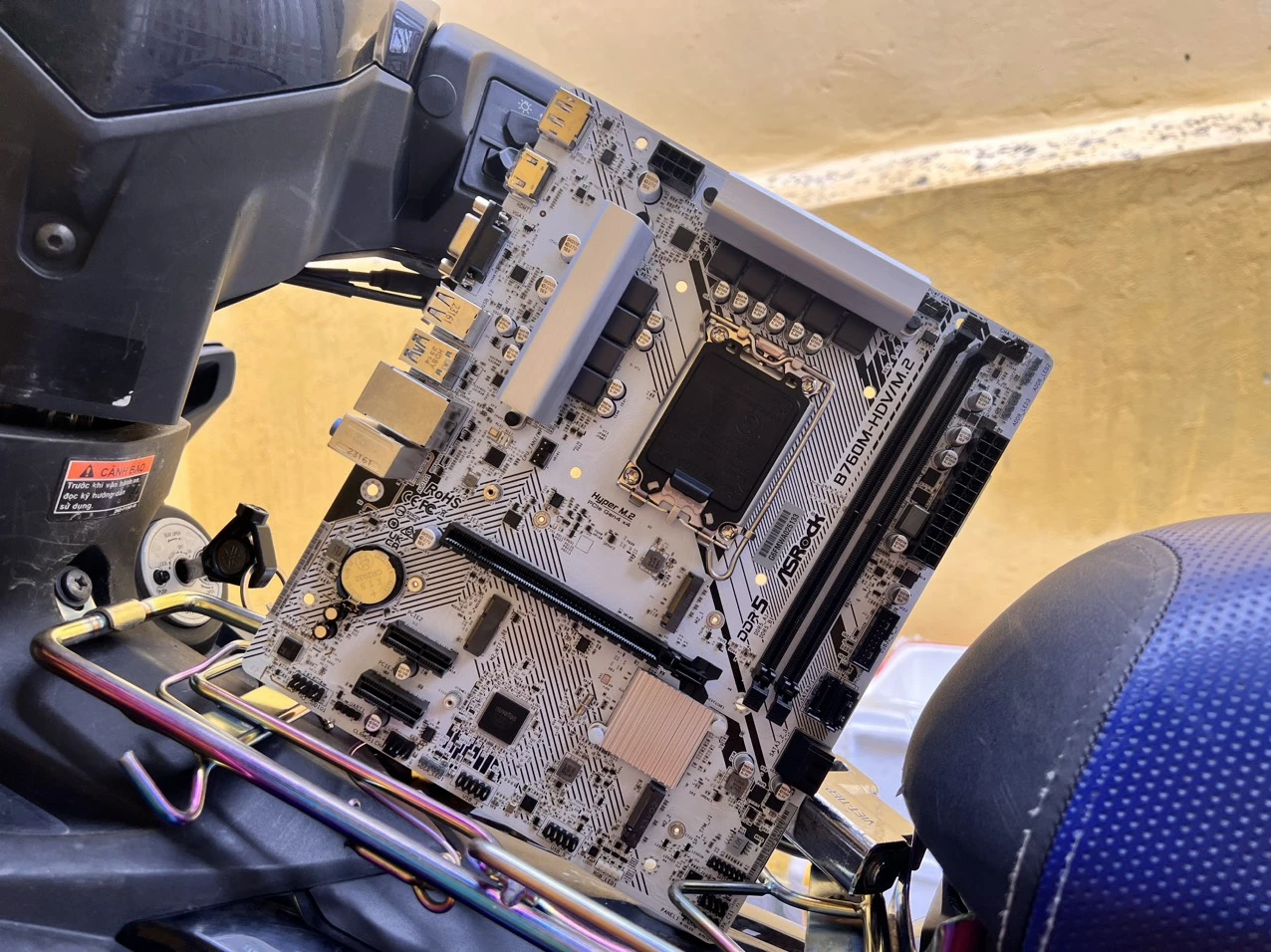 Đánh giá ASRock B760M-HDV/M.2 – Sở hữu được “Ngọc Trinh” với giá hơn 2 triệu