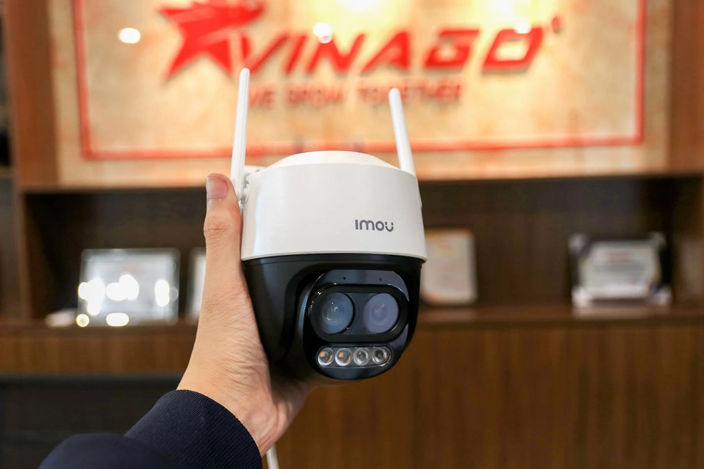Camera Ngoài Trời Cruiser Z iMOU 3K 5MP Ống kính kép, Zoom xa tới 12X (IPC-S7DP-5M0WEZ)